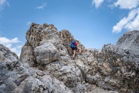 Mountaineer on the Jubiläumsgrat between Zugspitze and Alpspitze, high mountains, Wetterstein