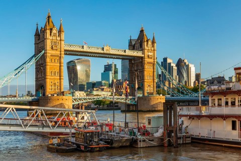 Skyline of London on the Thames with Tower Bridge, London, England, Great Britain