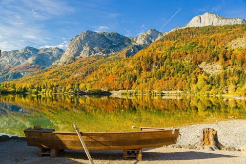 Grundlsee in autumn, salzkammergut, styria, Austria, Europe