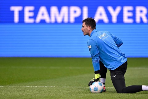 Goalkeeper Kevin Müller 1. FC Heidenheim 1846 FCH (01) Warm-up Training Perimeter advertising