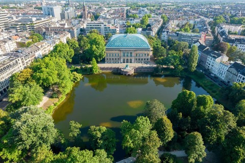 K21, Staendehaus and Kaiserteich Pond in Düsseldorf, Parliament of North Rhine-Westphalia untill