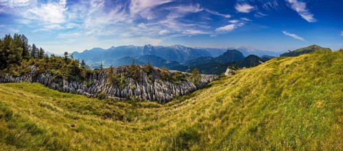 At the summit of Alpbichl with a view of the Lammertal and Tennengebirge mountains, Osterhorn