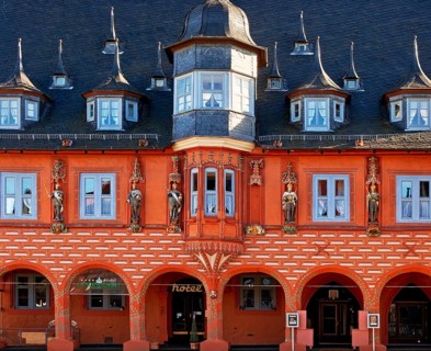 The historic Gildehaus Kaiserworth, late Gothic building on the market square, Old Town, Goslar,