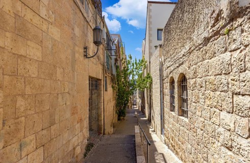 Israel, Jerusalem old narrow streets of Nahlaot historic center with many small synagogues, Asia