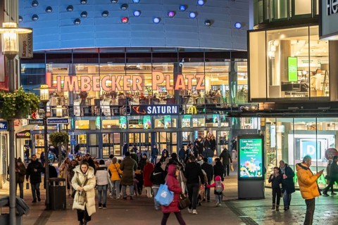 Limbecker Straße in the city centre of Essen, pedestrian zone, shopping street, with frequently