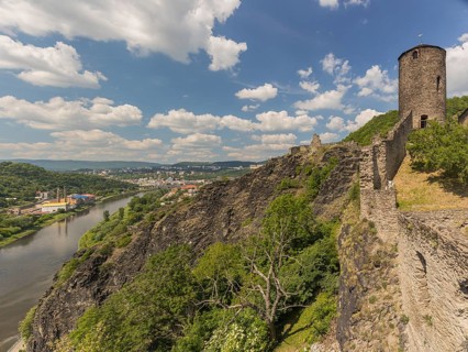 Strekov Castle (German: Schreckenstein) is perched atop a cliff above the River Elbe, near the city