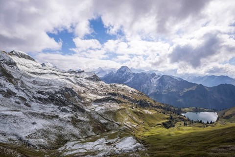 Panorama from Zeigersattel to Seealpsee, in the back left Höfats 2259m, Allgäu Alps, Allgäu,