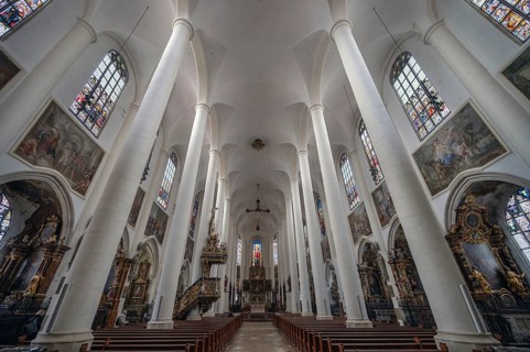 Interior of the Gothic hall church of St Jakob built around 1400, Pfarrplatz.11 A, Straubing, Lower