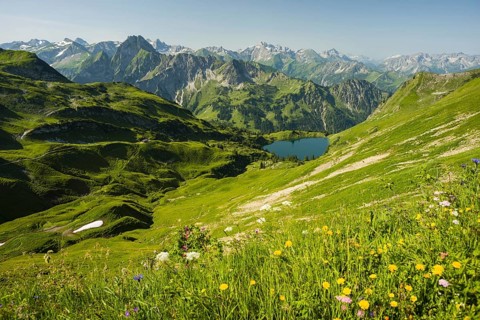 Panorama from Zeigersattel to Seealpsee, on the left behind the Höfats 2259m, Allgäu Alps, Allgäu,