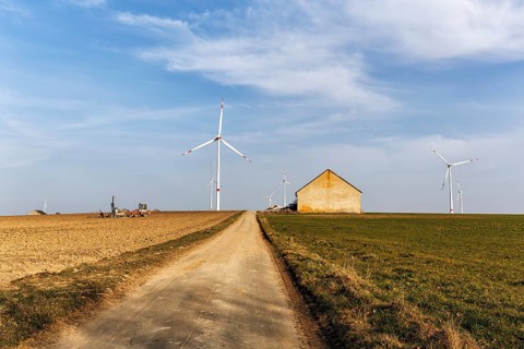 Barn in a meadow, field, wind turbine, Willebadessen, Höxter, Teutoburg Forest Eggegebirge nature