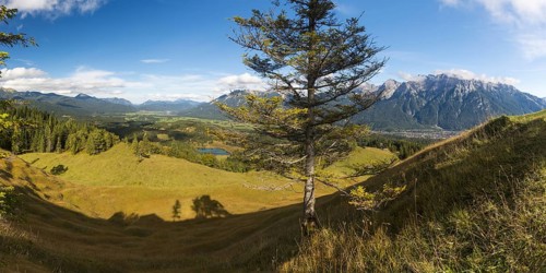 Panorama from the Hoher Kranzberg, 1397m on the Wildensee, the hummock meadows between Mittenwald