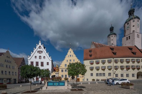 Market square with St Mary's Column and the historic buildings, town hall, inn, town administration