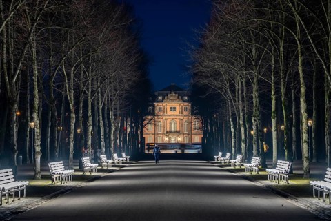 The light benches by artist Stefan Sous in the Hofgarten, entitled UV-A UV-B, 14 completely