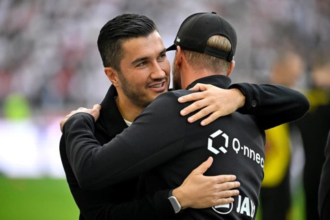 Coach Coach Sebastian Hoeness VfB Stuttgart hugs Coach Coach Nuri Sahin Borussia Dortmund 09 BVB,