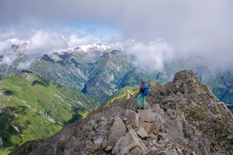 Hiker on the Lasörling, Lasörling High Trail, Lasörling Group, Hohe Tauern National Park, East