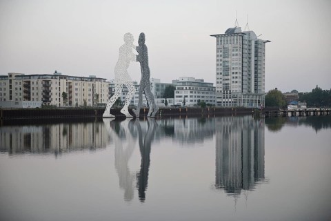 Molecule Man, monumental artwork in the Spree with the Twin Towers Treptow, artist Jonathan