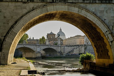 Angels' Bridge over the Tiber, behind the cathedral, St Peter's, St Peter's Basilica, Vatican,