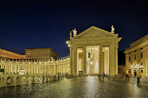 Vatican Palaces, St Peter's Square, Vatican at dusk, Rome, Lazio, Italy, Europe