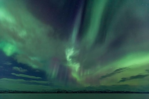 Northern Lights, Aurora borealis, frozen lake, mountains, winter, Torneträsk, Laponia, Lapland,