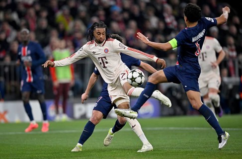Michael Olise FC Bayern Munich FCB (17) v Marquinhos FC Paris Saint-Germain PSG (05) Champions