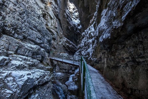 Winter, snowy landscape, hiking trail through the Breitachklamm gorge near Oberstdorf, Oberallgäu,
