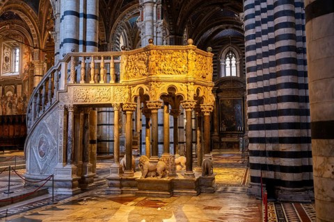 Interior of colorful marble decoration, Siena Cathedral or Cattedrale di Santa Maria Assunta,