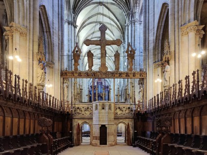 Choir stalls, rood screen, triumphal cross group and nave vault, Cathedral of St Stephen and St