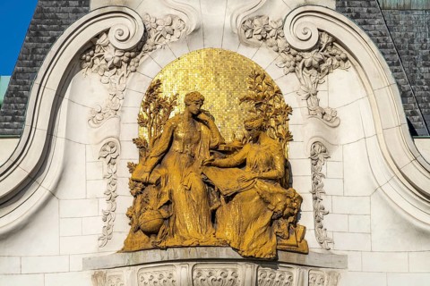 Depiction of Austria by Paul Gasq and France by François Sicard at the Art Nouveau Palais of the
