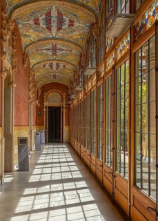 Interior view of the hall and corridors in the main building in the Hospital de la Santa Creu i