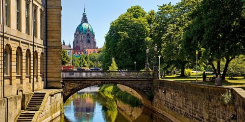 Castle Bridge with the River Leine and the New Town Hall, State Capital Hannover, Lower Saxony,
