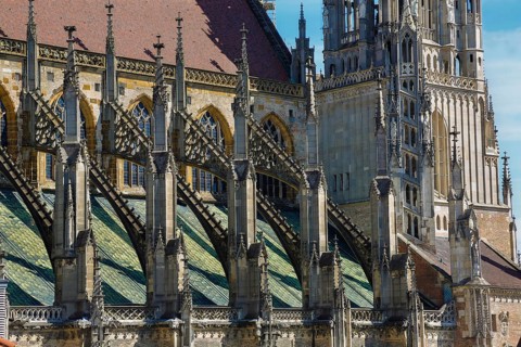 Ulm Minster, south aisle with flying buttresses by Ferdinand Thrän right rear south tower, south