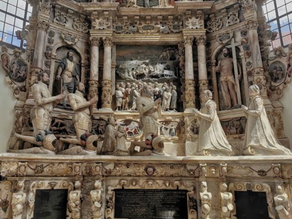 Epitaph, alabaster tomb, praying group of figures, Morizkirche, Evangelical Lutheran Town Church of