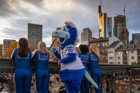 The cheerleaders and the Indianapolis Colts mascot parade through Frankfurt am Main. On Sunday, 12