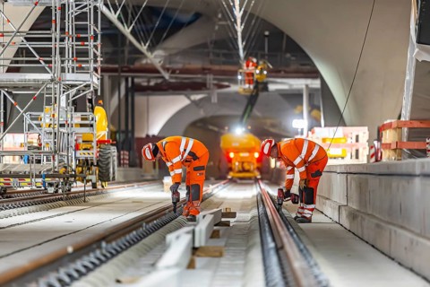 The last rails are being welded at the new main station. All the rails are now in place between