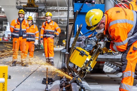 The last rails are being welded at the new main station. All the rails are now in place between