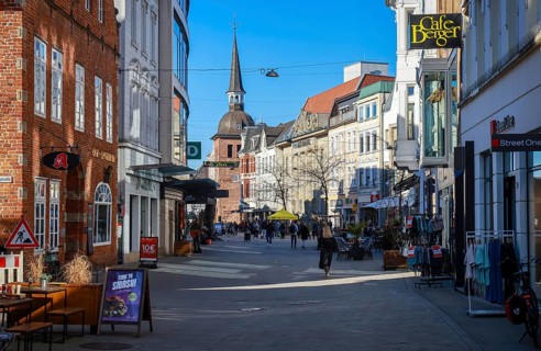 Oldenburg, Lower Saxony, Germany - Historic town centre, here the Lange Straße in the pedestrian