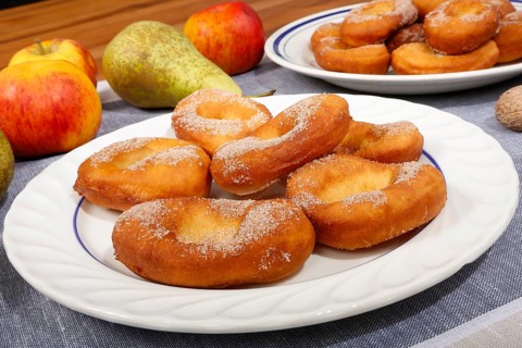 Swabian cuisine, harvest cakes, dessert, dessert, fat baked goods, doughnuts, fried food, lard