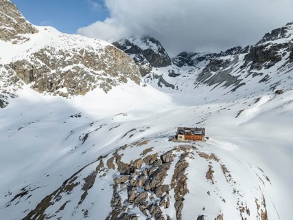 Winter in the mountains, Chamanna Jenatsch CAS, Swiss Alpine Club hut, Val Beve, Graubünden,