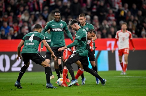 Leroy Sané FC Bayern Munich FCB (10) v Josha Vagnoman VfB Stuttgart (04) Dan-Axel Zagadou VfB