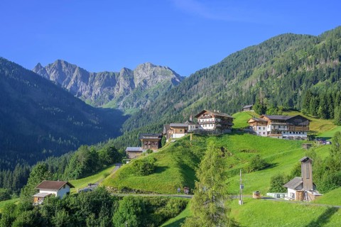 Village with small chapel and old farms, Obergail, Lesachtal, Carinthia, Austria, Europe