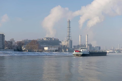 BASF plant site on the banks of the Rhine, chemical company, cargo ship, foggy mood, Ludwigshafen,
