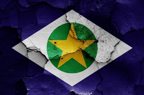 Flag of Mato Grosso, Brazil painted on cracked wall