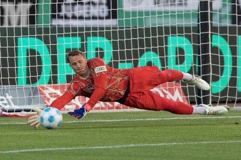 Football match, captain and goalkeeper Manuel NEUER FC Bayern Munich in front of the match during