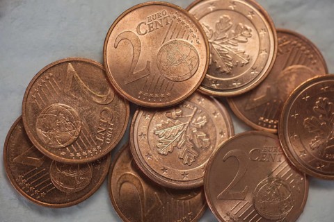 2 euro cent pieces, several coins, close-up
