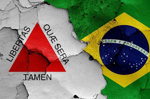 Flags of Minas Gerais and Brazil painted on cracked wall