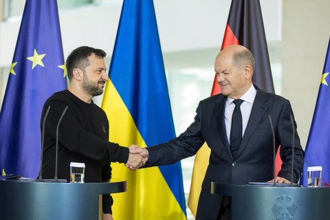 Volodymyr Zelensky (President of Ukraine) and Olaf Scholz (Chancellor of the Federal Republic of