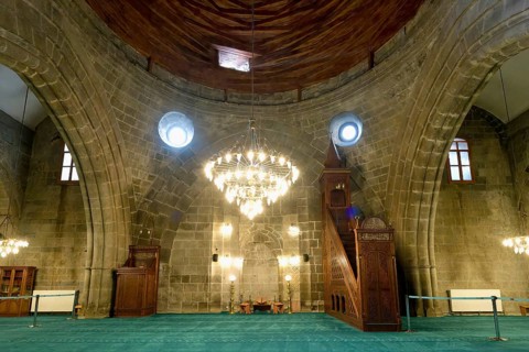 Grand mosque of Erzurum or Atabey Mosque, Central nave and ceiling, Erzurum, Turkey, Asia
