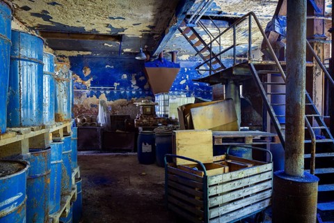 Schindler's blue colour factory is located directly on the Zwickauer Mulde river and belongs to the