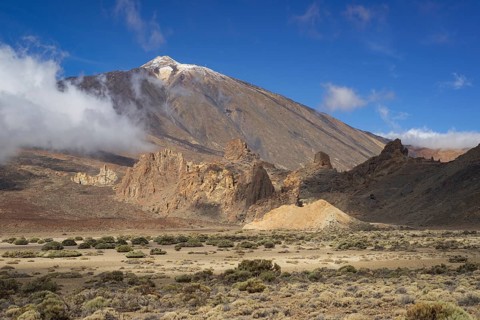 Pico del Teide, 3715m and Roques de Garcia, Teide National Park, Tenerife, Canary Islands, Spain,