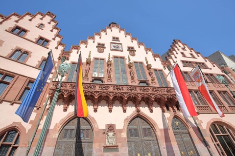 Römer with German national flag, state flag, EU flag, Hessian flag, state flag, Römer, Old Town,